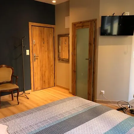 Apartment Rybaki 28 *